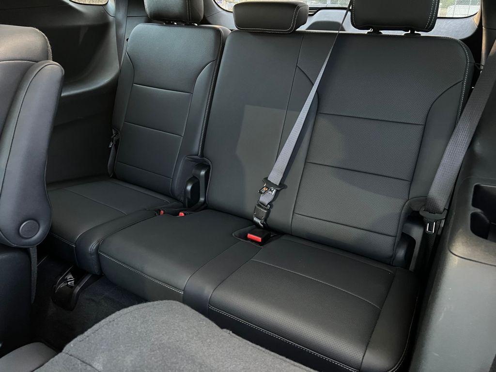 used 2025 Chevrolet Traverse car, priced at $36,995