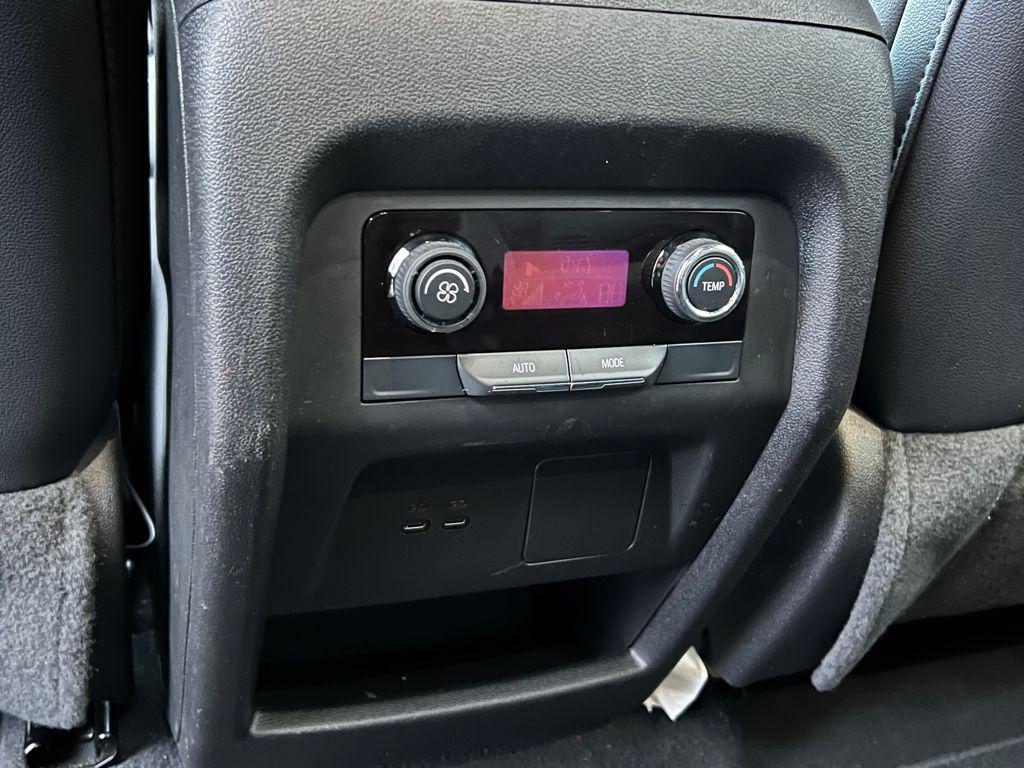 used 2025 Chevrolet Traverse car, priced at $36,995