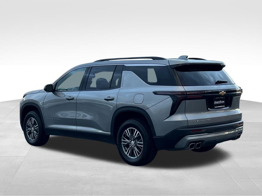used 2025 Chevrolet Traverse car, priced at $36,995