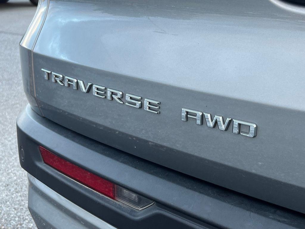 used 2025 Chevrolet Traverse car, priced at $36,995