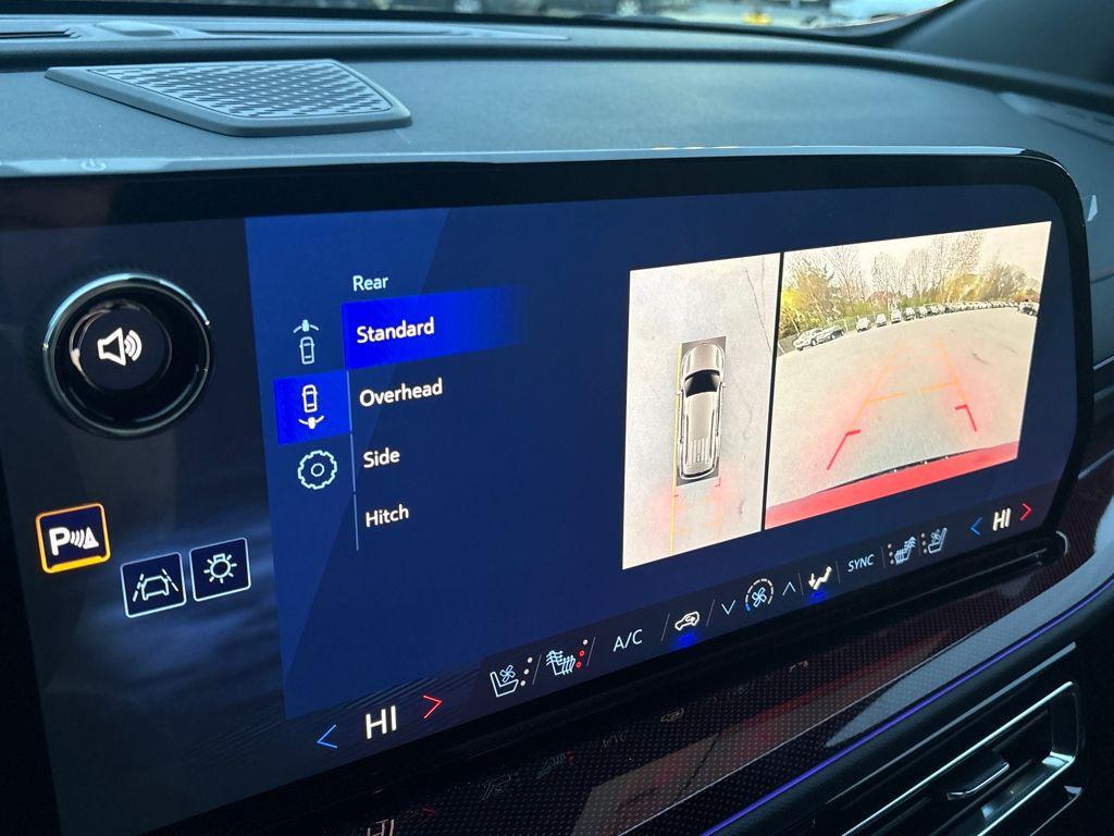 new 2026 Chevrolet Traverse car, priced at $54,035