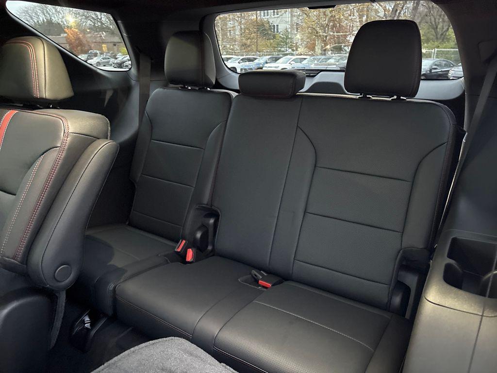 new 2026 Chevrolet Traverse car, priced at $54,035