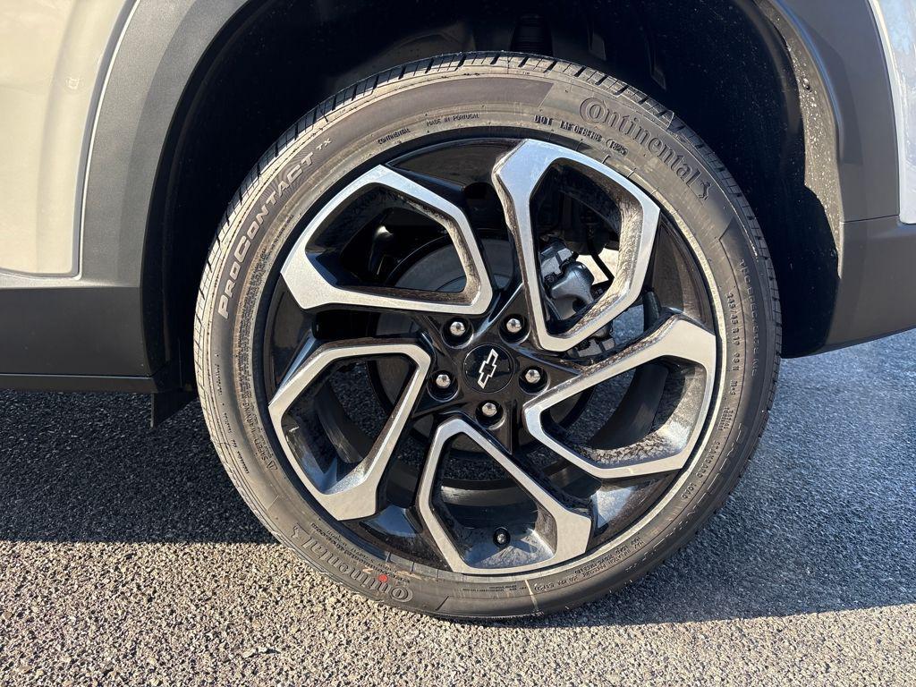 new 2026 Chevrolet Trax car, priced at $27,727