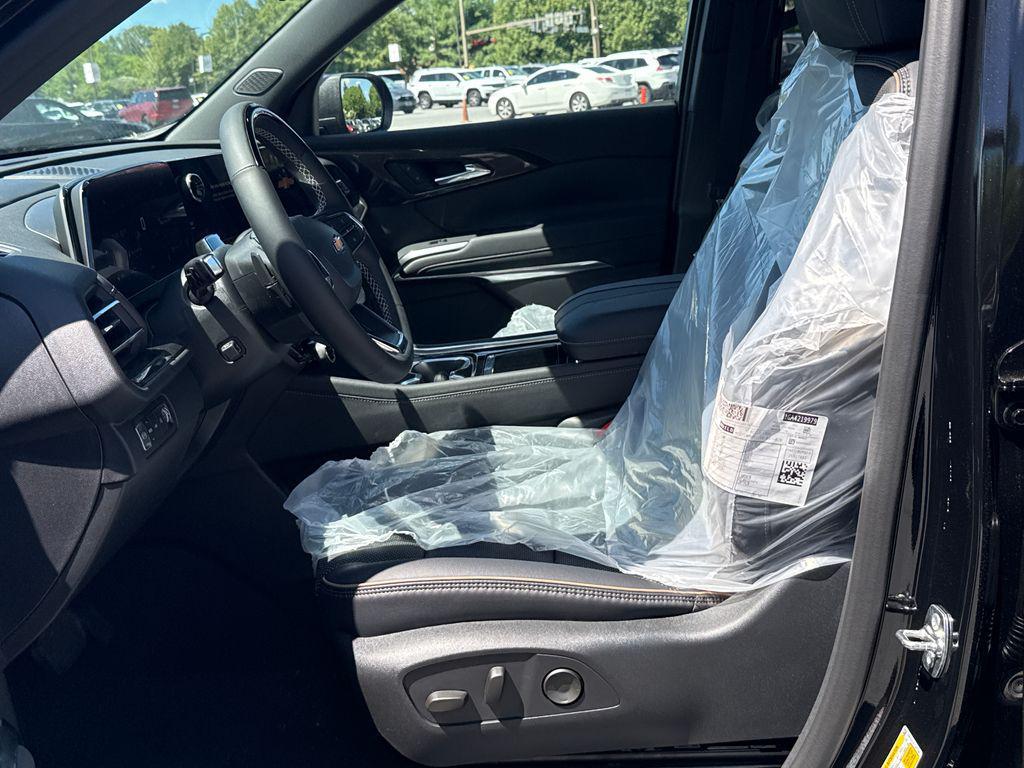 new 2026 Chevrolet Traverse car, priced at $58,034