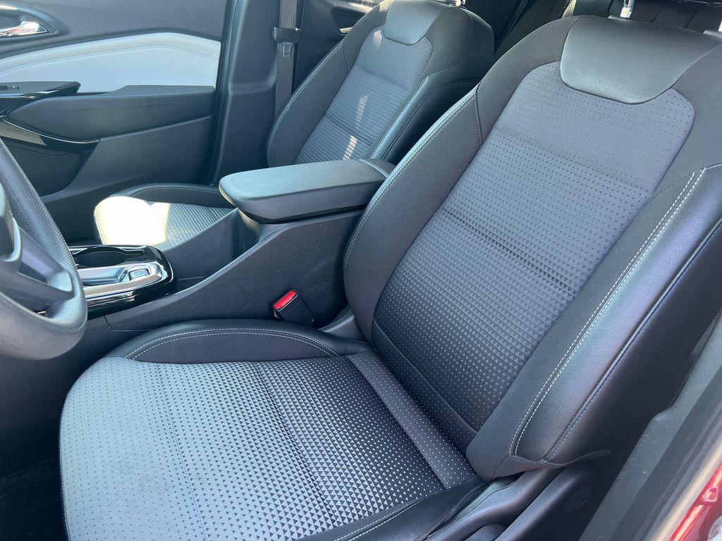 used 2025 Chevrolet Trax car, priced at $23,694