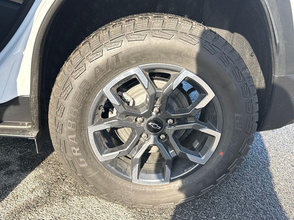 new 2026 Chevrolet Equinox car, priced at $37,545