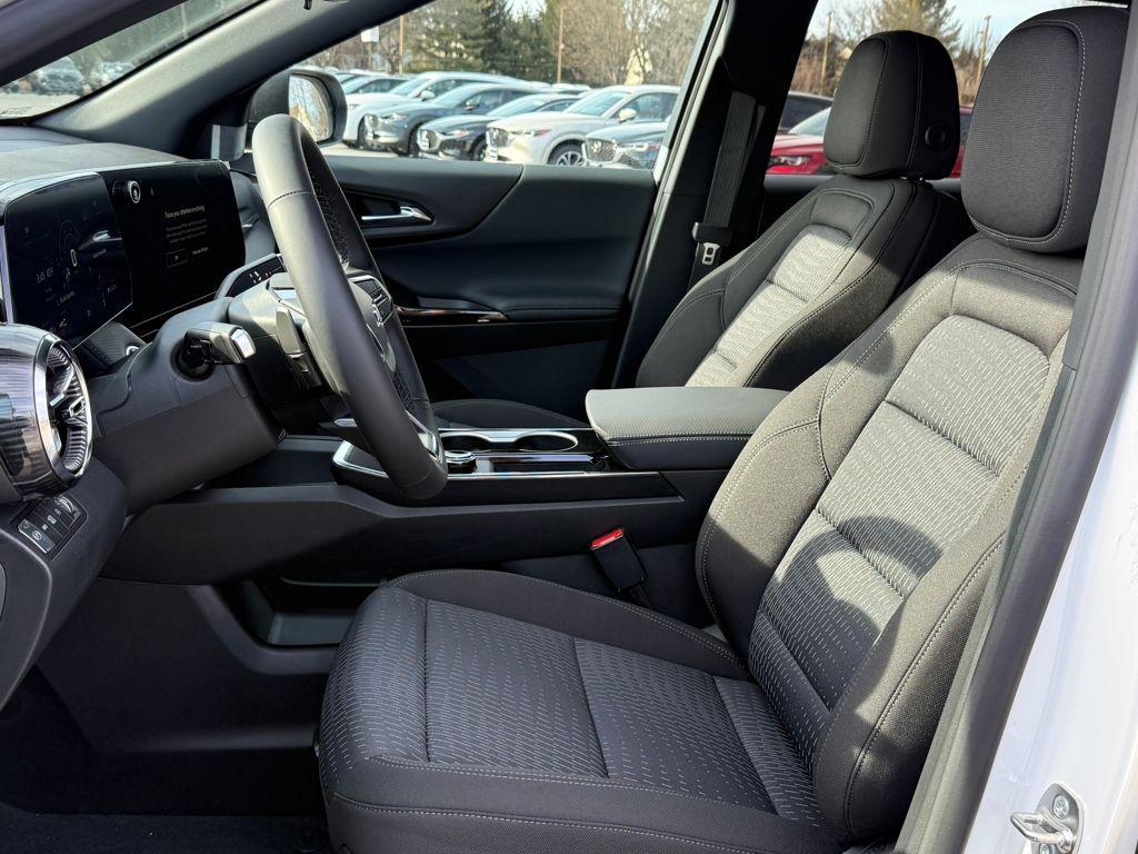 new 2026 Chevrolet Equinox car, priced at $31,557