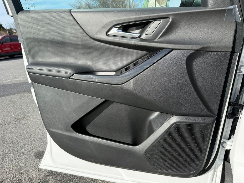 new 2026 Chevrolet Equinox car, priced at $31,557