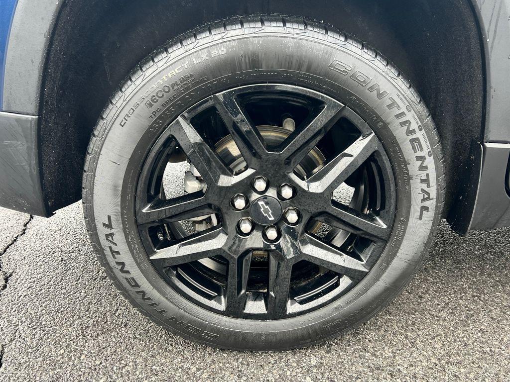 used 2023 Chevrolet Traverse car, priced at $31,395