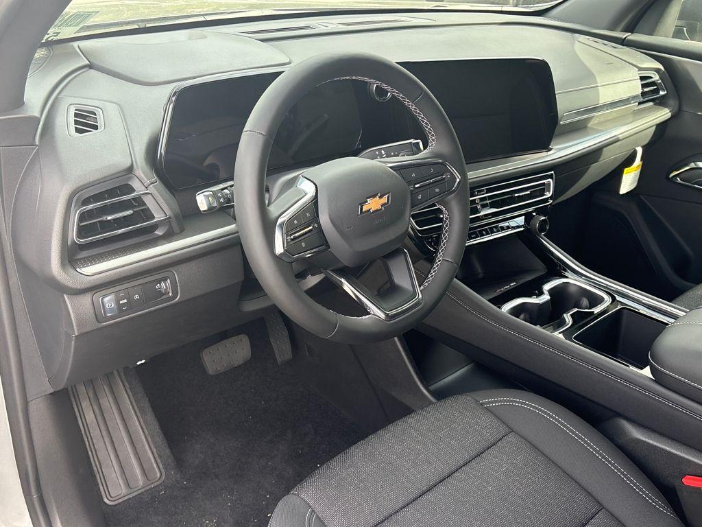 new 2026 Chevrolet Traverse car, priced at $37,930