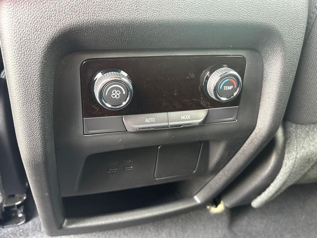 new 2026 Chevrolet Traverse car, priced at $37,930