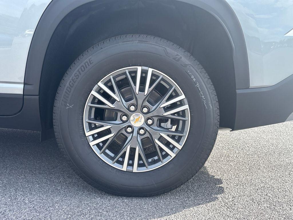 new 2026 Chevrolet Traverse car, priced at $37,930