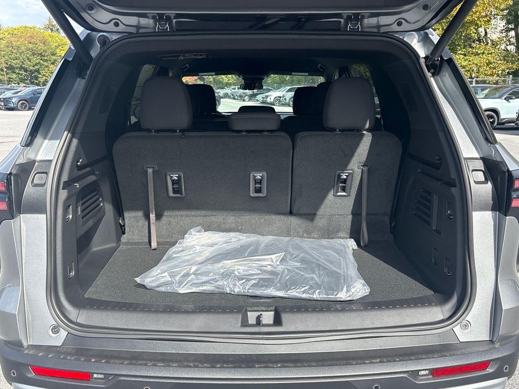 new 2026 Chevrolet Traverse car, priced at $37,930