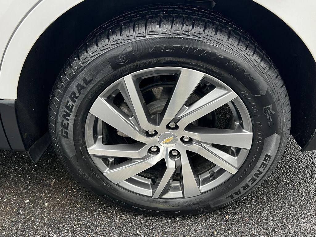 used 2023 Chevrolet Equinox car, priced at $21,995