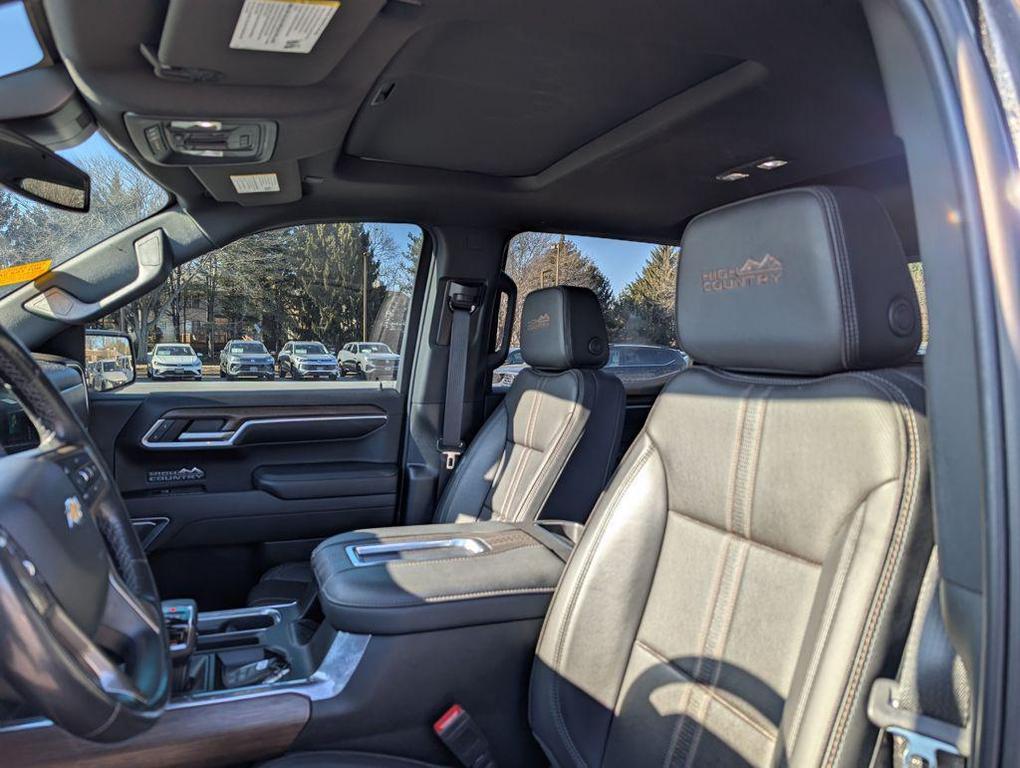 used 2022 Chevrolet Silverado 1500 car, priced at $41,995