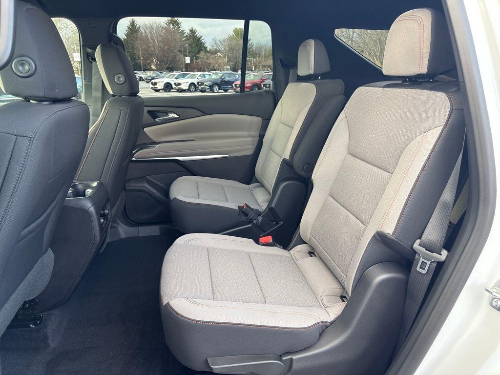 new 2026 Chevrolet Traverse car, priced at $42,044