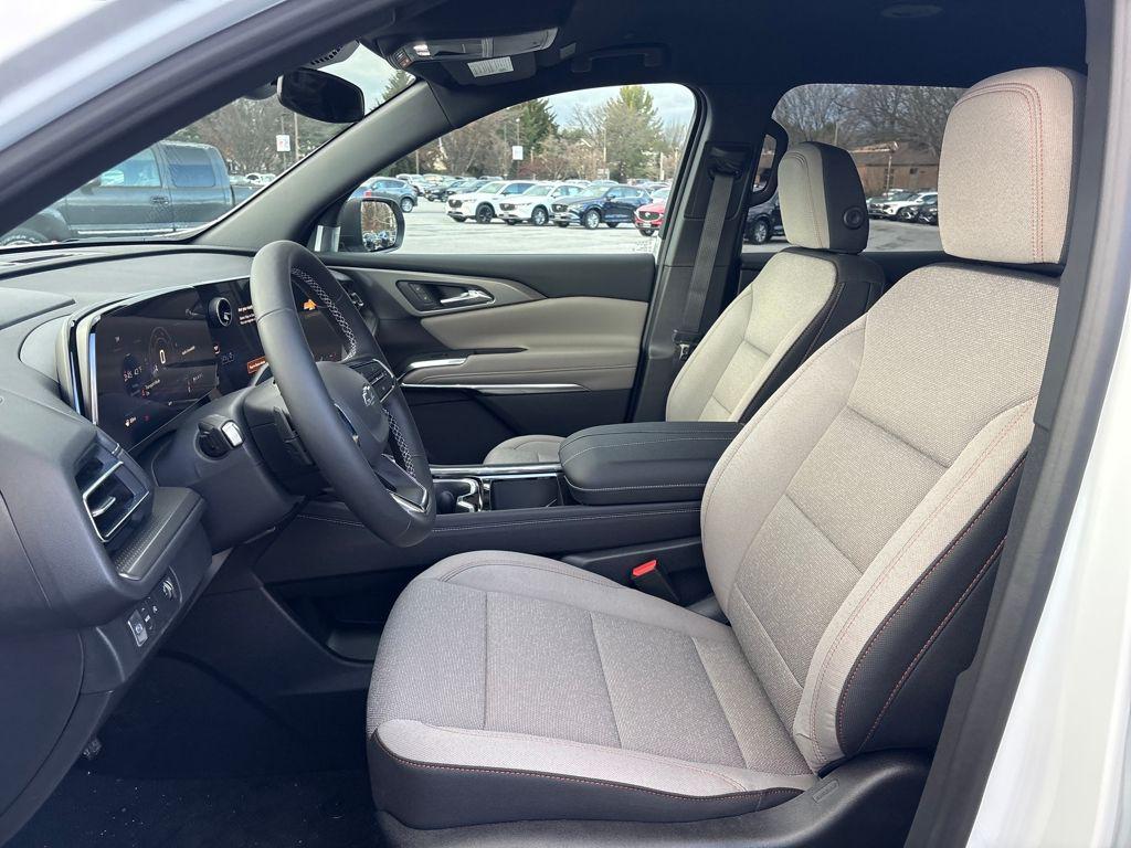 new 2026 Chevrolet Traverse car, priced at $42,044