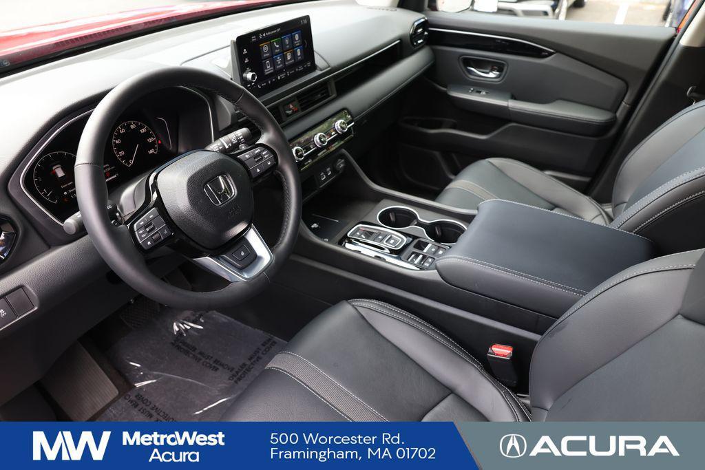 used 2025 Honda Pilot car, priced at $42,988