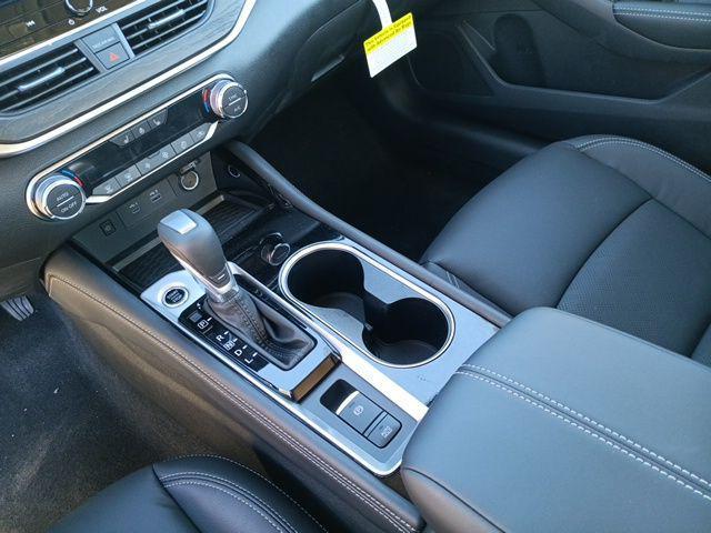 new 2025 Nissan Altima car, priced at $33,639