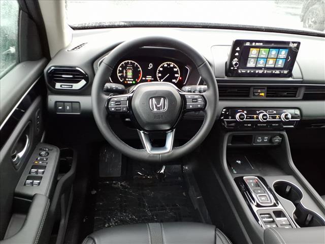 new 2025 Honda Pilot car, priced at $47,825