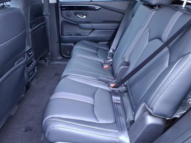 new 2025 Honda Pilot car, priced at $47,825