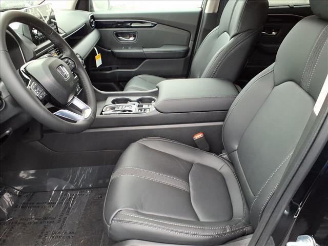 new 2025 Honda Pilot car, priced at $47,825