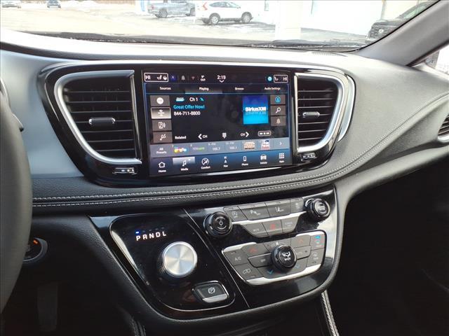 used 2025 Chrysler Pacifica car, priced at $33,000