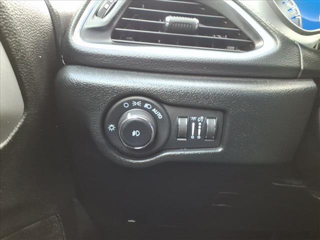 used 2025 Chrysler Pacifica car, priced at $33,000