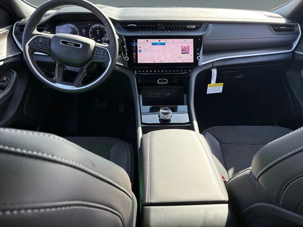 new 2026 Jeep Grand Cherokee car, priced at $45,655