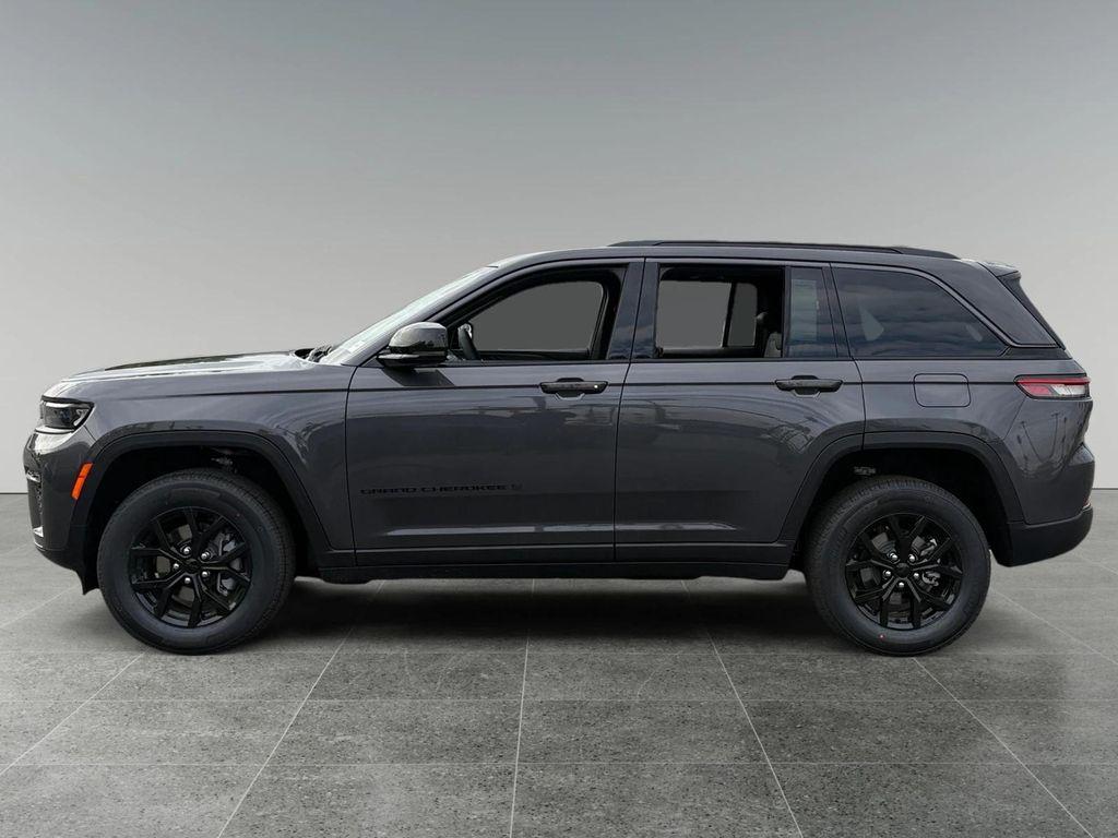 new 2026 Jeep Grand Cherokee car, priced at $46,250