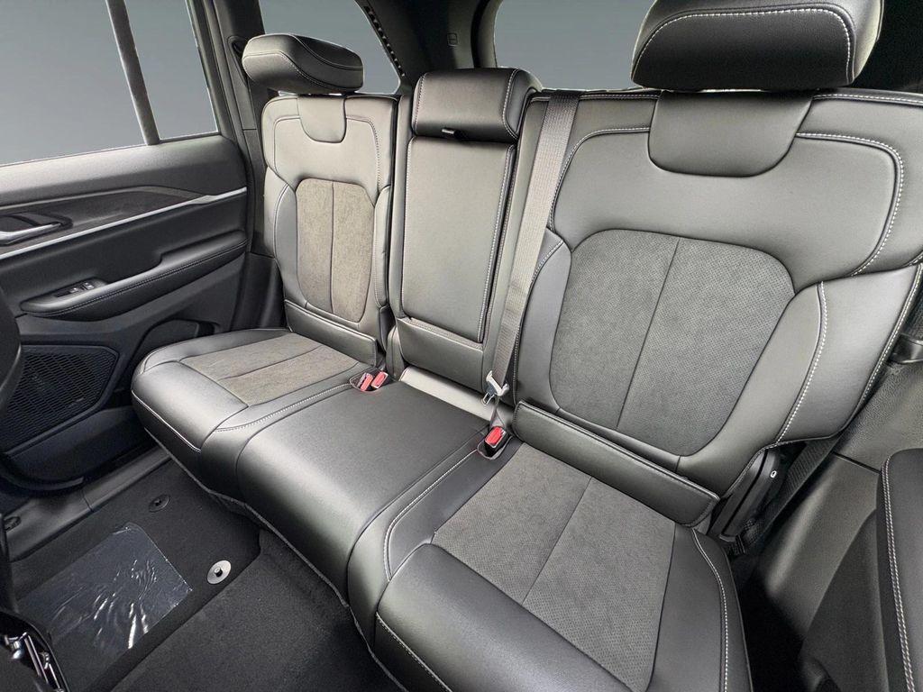 new 2026 Jeep Grand Cherokee car, priced at $46,250