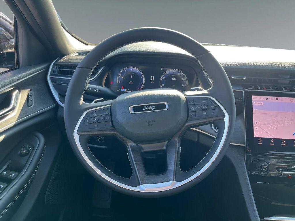 new 2025 Jeep Grand Cherokee car, priced at $45,495