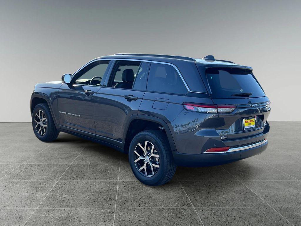 new 2025 Jeep Grand Cherokee car, priced at $45,495