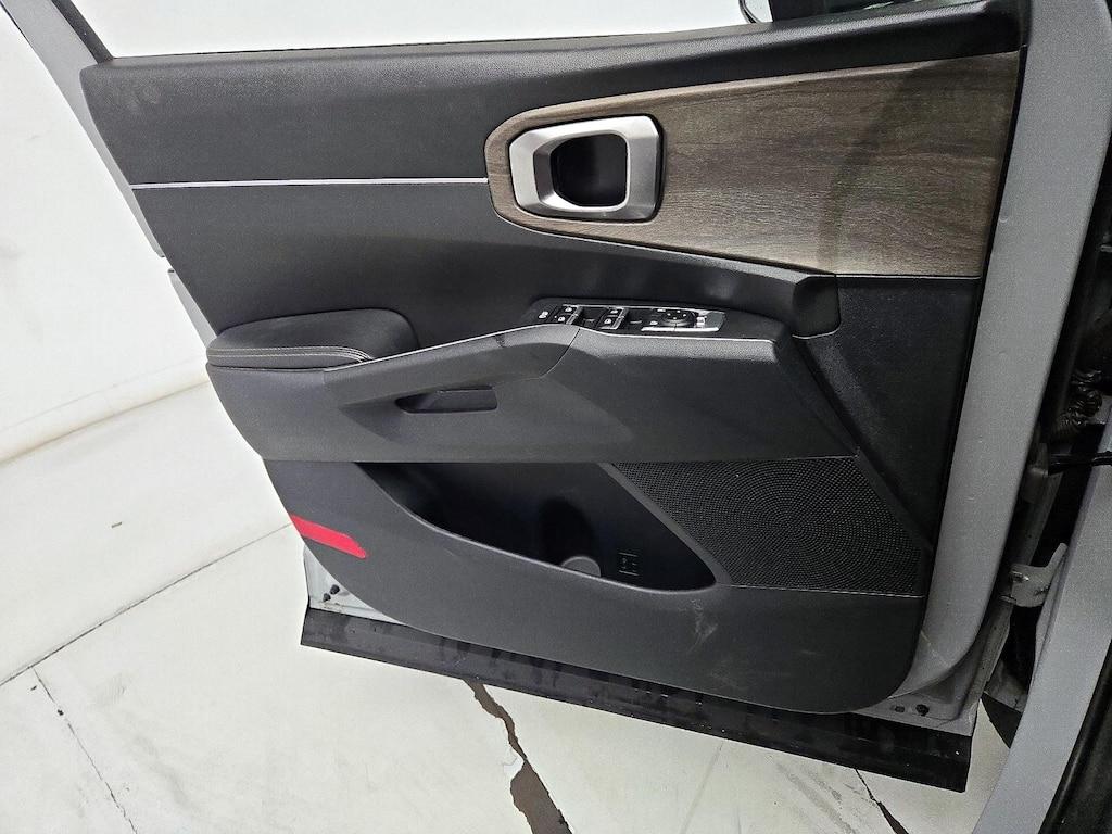 used 2023 Kia Sorento car, priced at $24,998