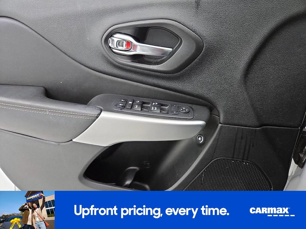 used 2018 Jeep Cherokee car, priced at $13,998