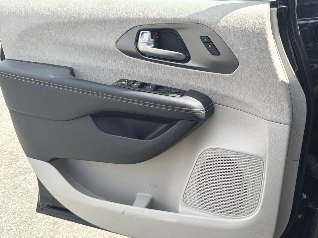 used 2023 Chrysler Pacifica car, priced at $24,995