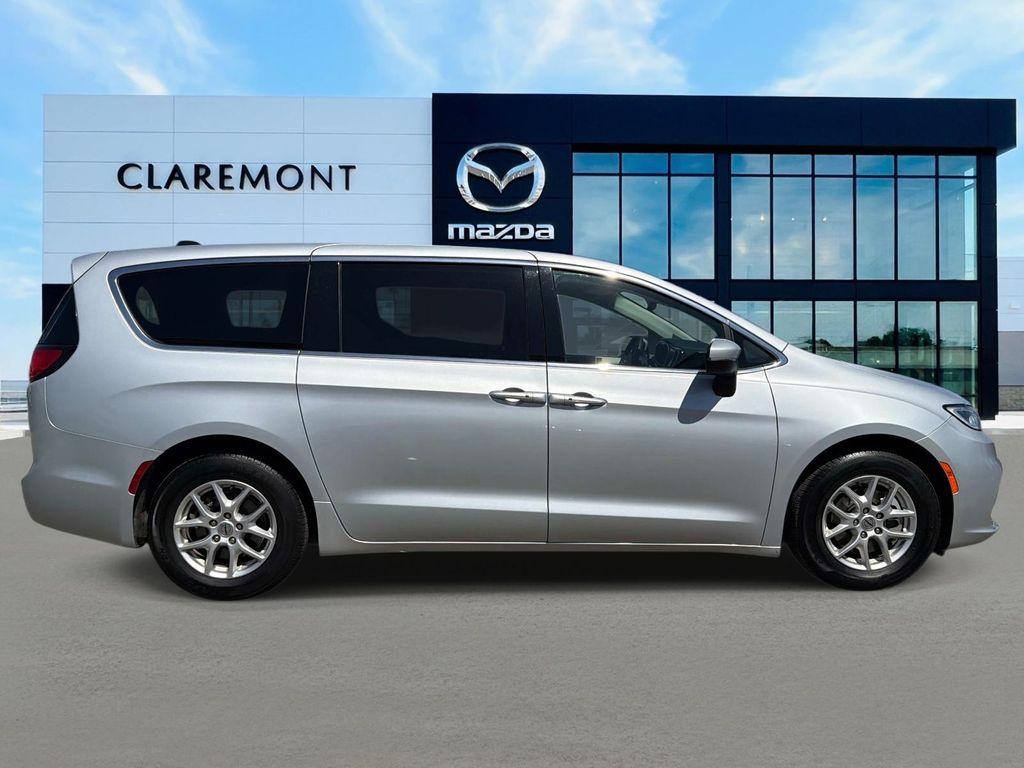 used 2023 Chrysler Pacifica car, priced at $23,995