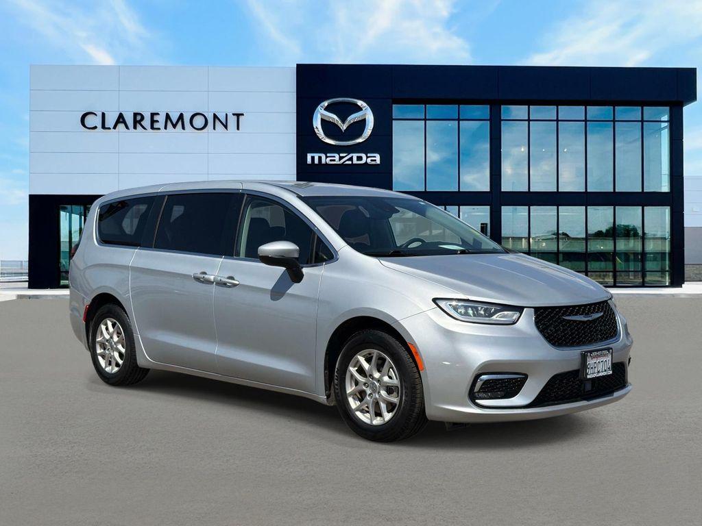 used 2023 Chrysler Pacifica car, priced at $23,995