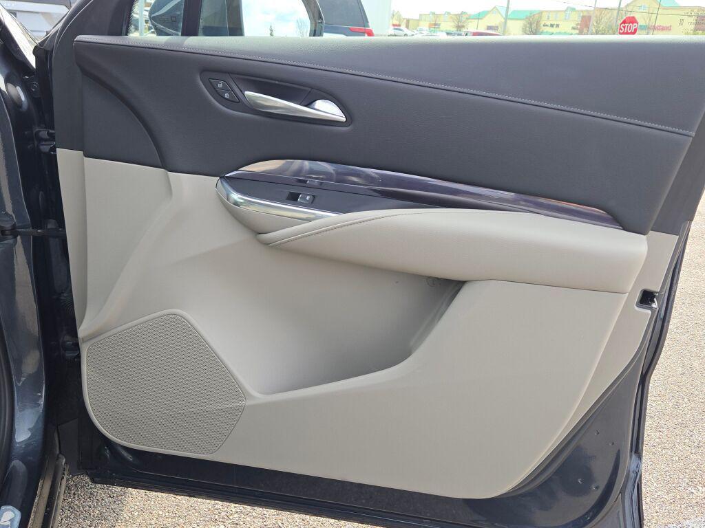 used 2021 Cadillac XT4 car, priced at $25,383