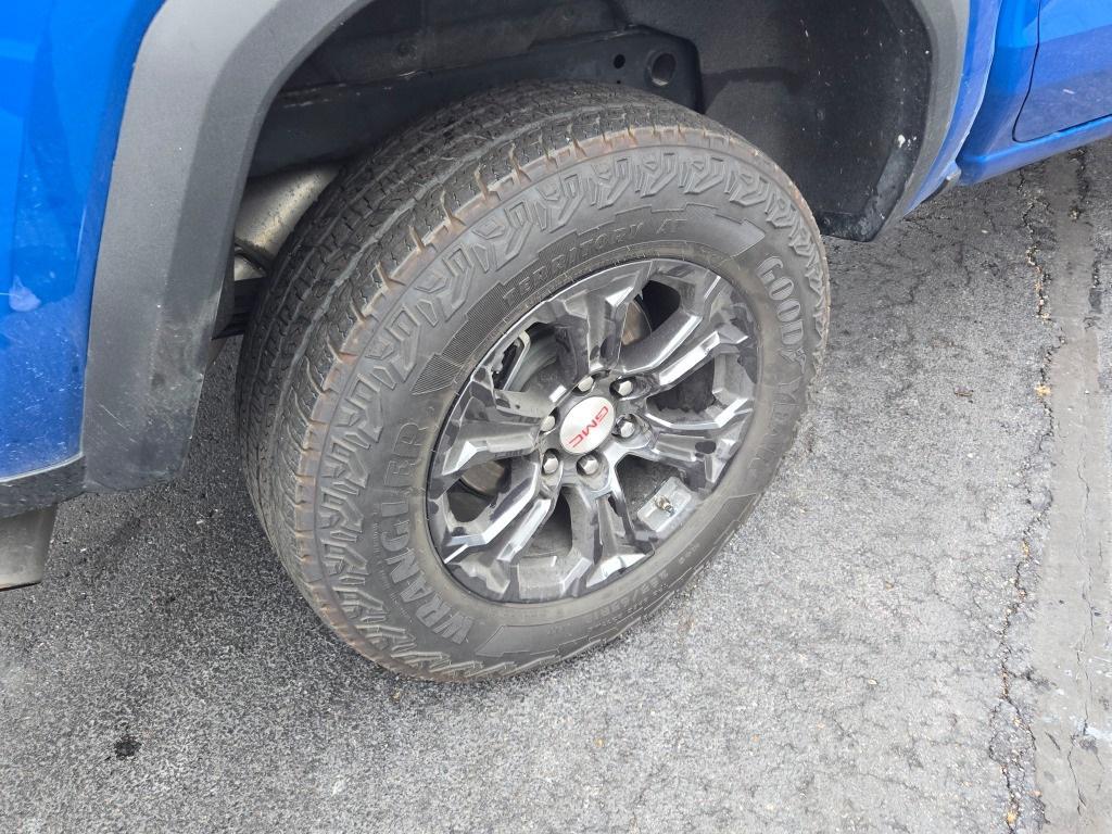 used 2023 GMC Canyon car, priced at $29,995