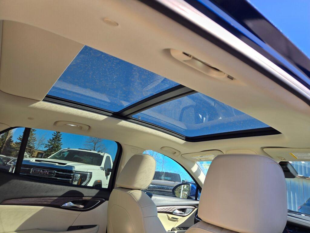 used 2023 Buick Envision car, priced at $30,295