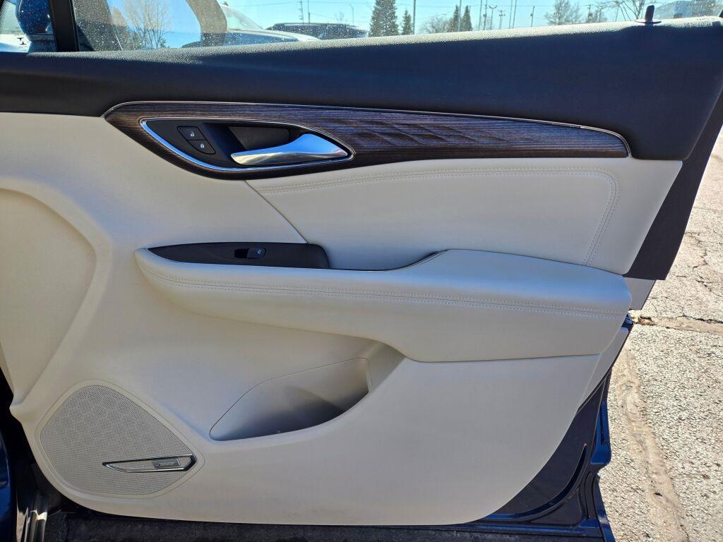 used 2023 Buick Envision car, priced at $30,295