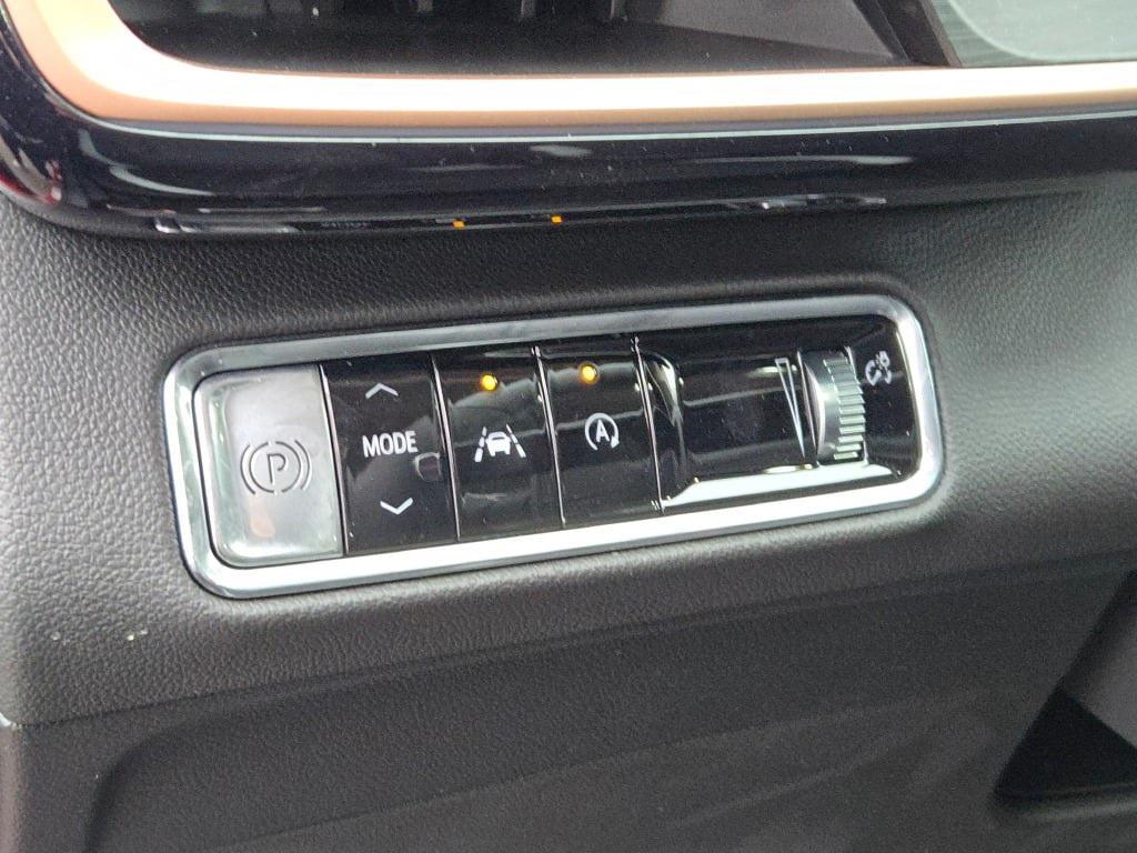 new 2025 Buick Envision car, priced at $39,240