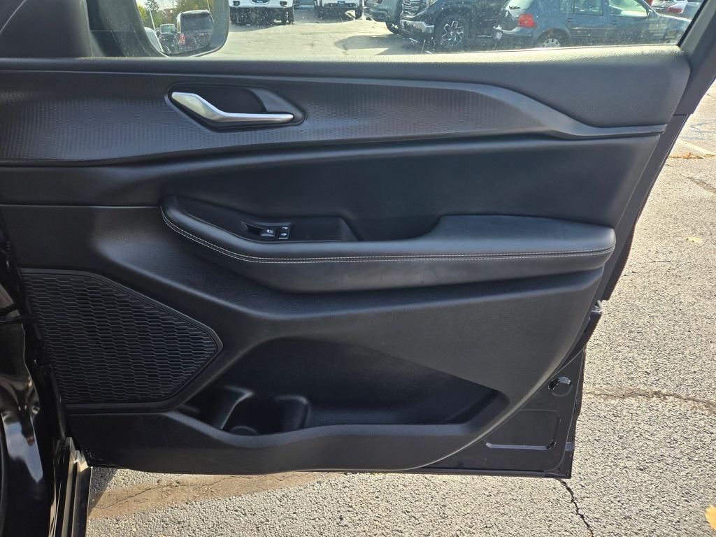 used 2023 Jeep Grand Cherokee car, priced at $27,499