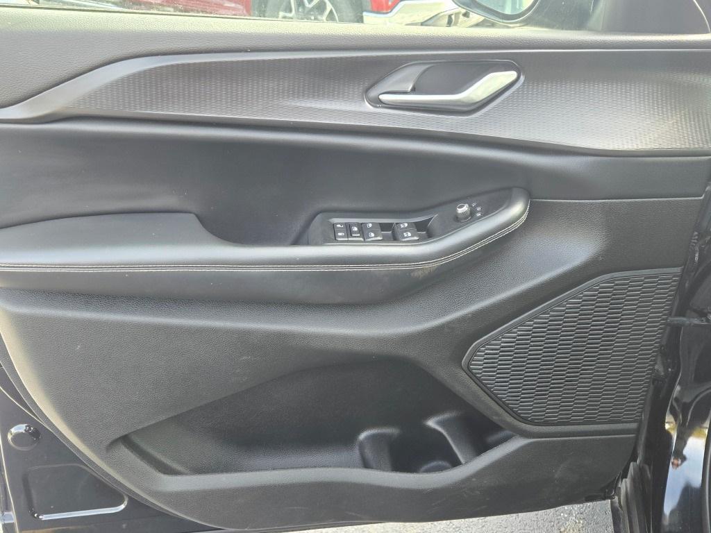 used 2023 Jeep Grand Cherokee car, priced at $27,499