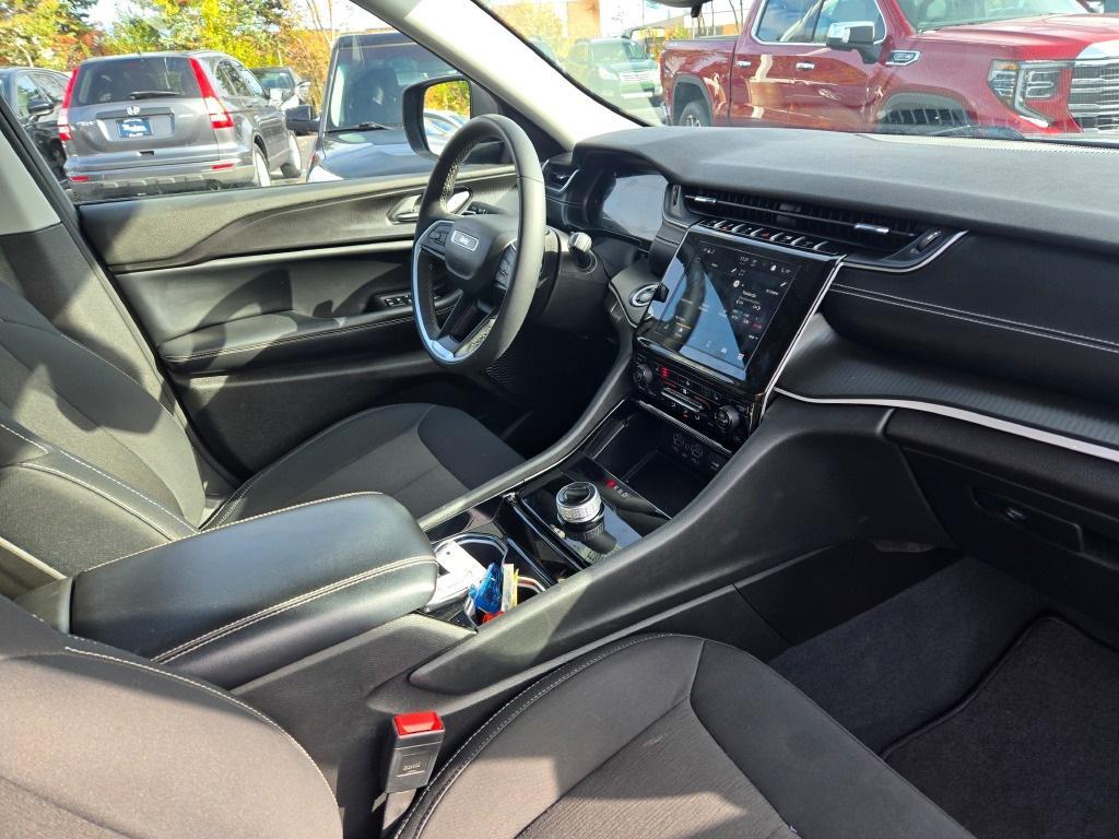 used 2023 Jeep Grand Cherokee car, priced at $27,499