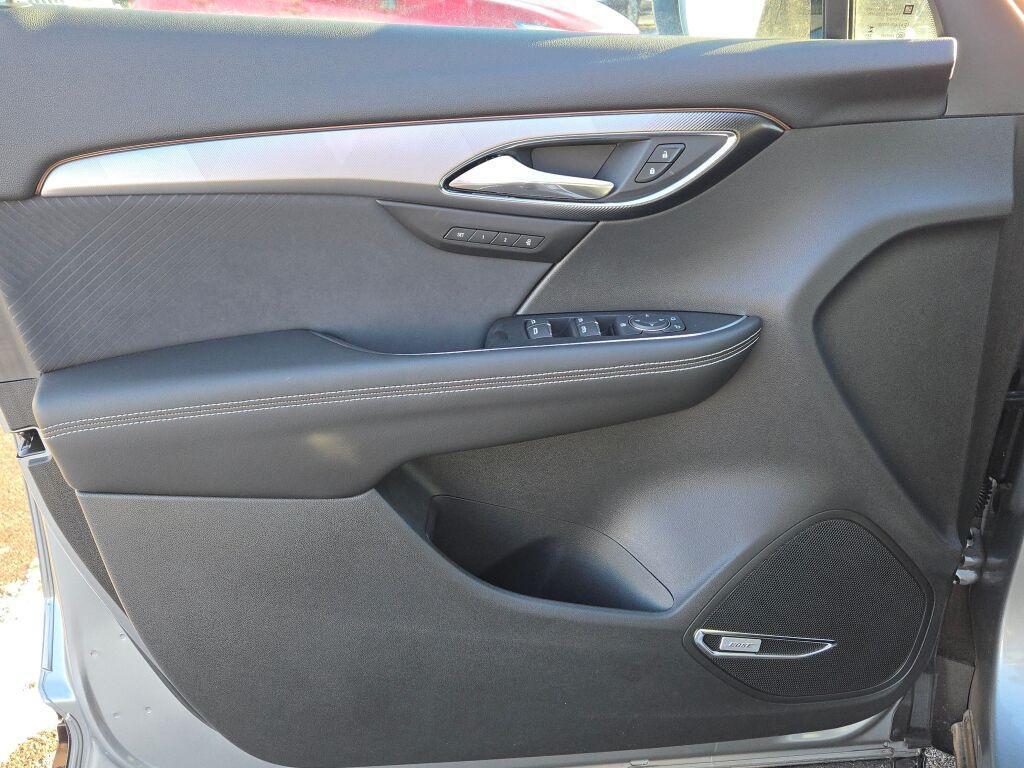 new 2025 Buick Envision car, priced at $37,890