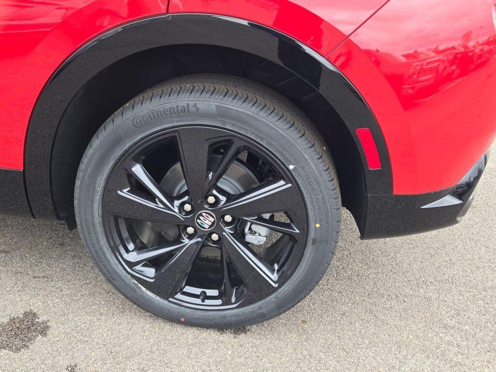 new 2025 Buick Envision car, priced at $36,740