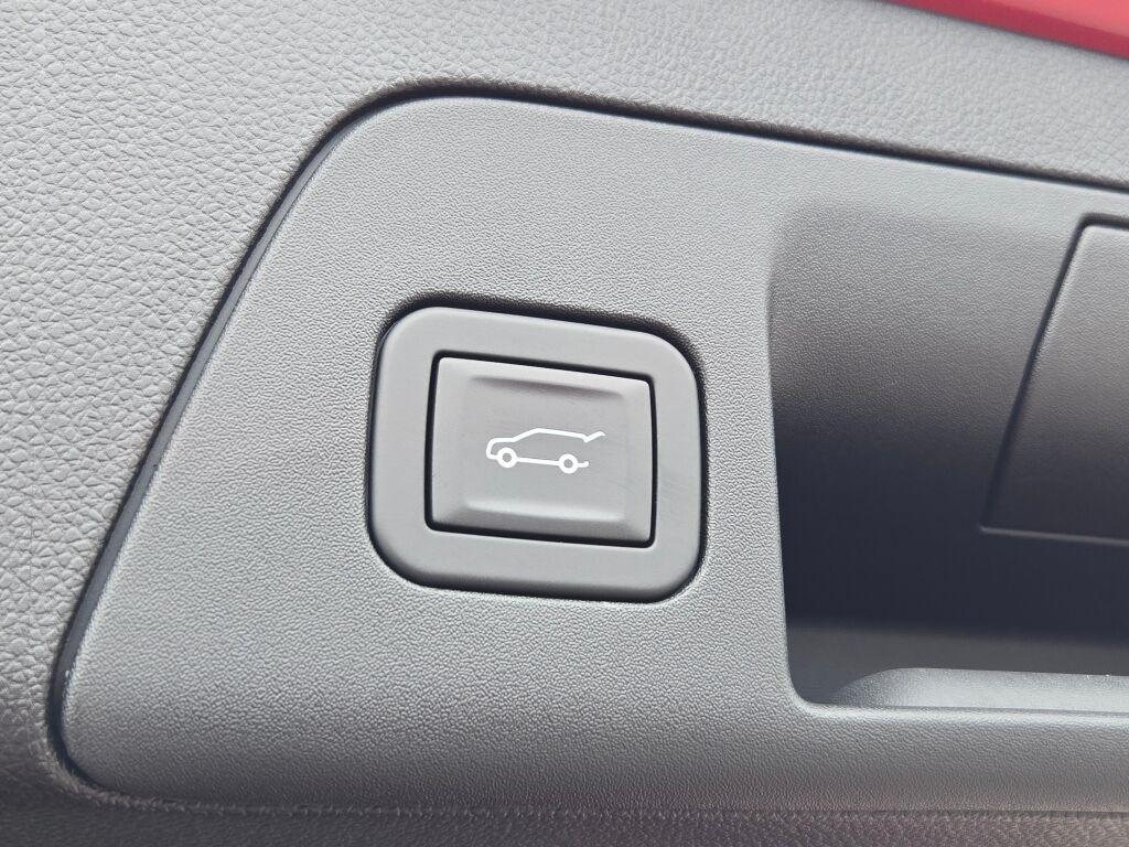 new 2025 Buick Envision car, priced at $39,240