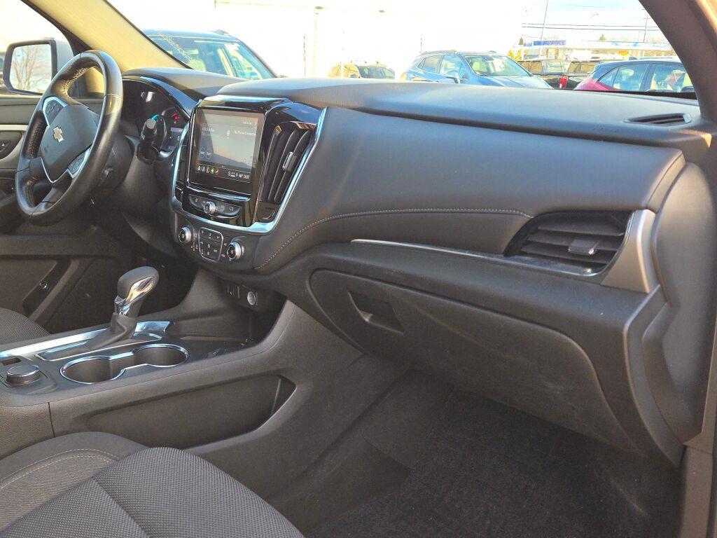 used 2022 Chevrolet Traverse car, priced at $23,493